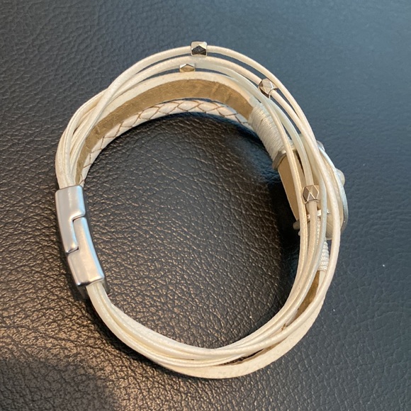 faux leather bracelet - Picture 3 of 4